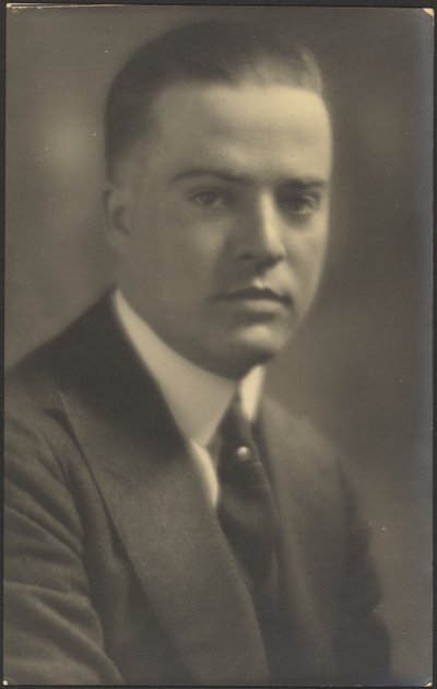 [Retrato de um homem com alfinete de gravata de pérola] de Louis Fleckenstein