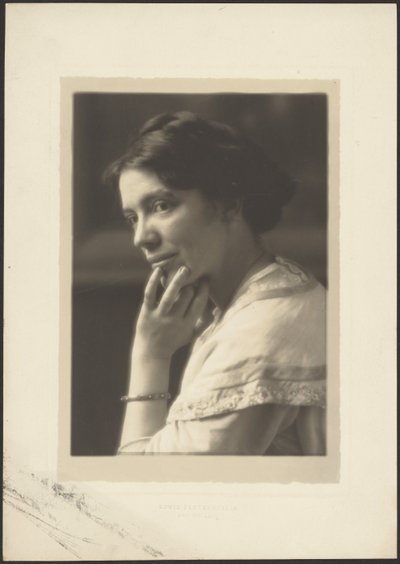 [Retrato de uma mulher com uma pulseira] de Louis Fleckenstein