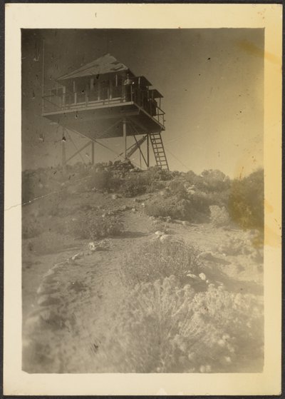 [Torre de vigia na paisagem]. de Louis Fleckenstein
