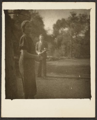 [Mulher e homem no parque]. de Louis Fleckenstein