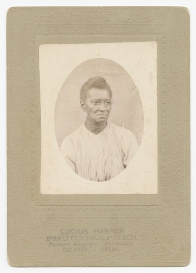 Fotografia de uma mulher, ca. 1910. de Lucius Harper