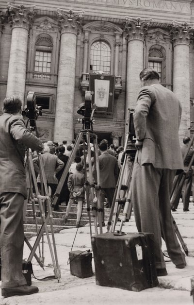 Fotógrafos na Praça de São Pedro em Roma de Luigi Leoni
