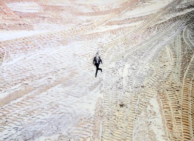 Pendurar em São Cristóvão, c.2013 (tinta acrílica sobre papel) de Luke Waller