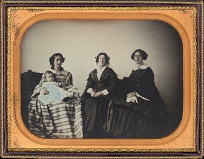 Retrato de uma mãe, filho e duas mulheres de Luther Holman Hale