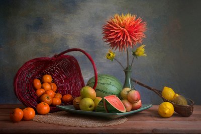 Fruta abundante e dália de Lydia Jacobs
