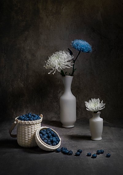 Mirtilos e flores brancas de Lydia Jacobs