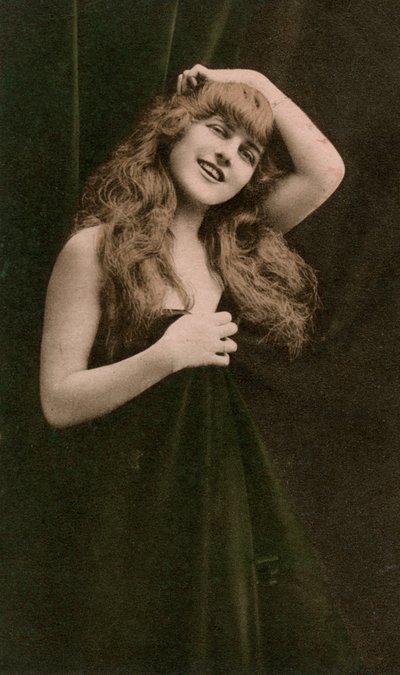 Mulher, c1918. de MACA