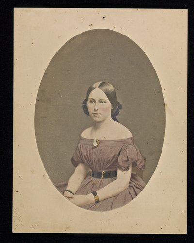 [Retrato de uma jovem mulher]. de M.A. Root
