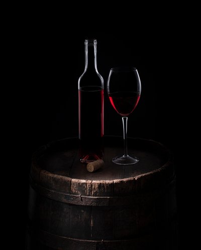 Natureza morta com vinho tinto clássico de Margareth Perfoncio
