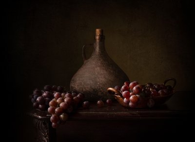 Natureza morta com uvas escuras de Margareth Perfoncio