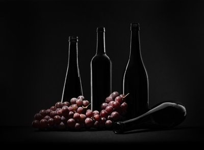 Natureza morta com vinho escuro de Margareth Perfoncio
