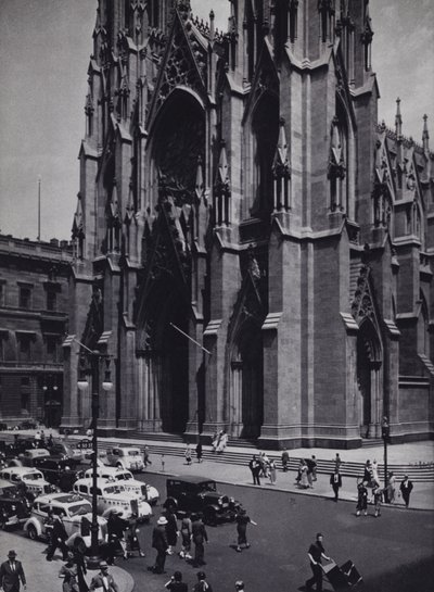Manhattan: Catedral de São Patrício (foto p/b) de Mario Bucovich
