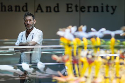 Equinócio, 2021 (foto) de Mat Collishaw