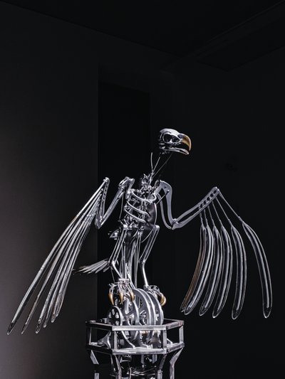The Nerve Rack, 2019 (Acetal, Acrílico, Alumínio, Latão, Circuitos eléctricos, Pintura, PVC, Resina, Servomotores, Aço) de Mat Collishaw