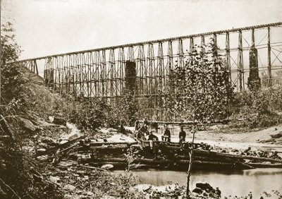 Falling Water Bridge, Nashville e Chattanooga Railroad, 1861-65 de Mathew B. Brady
