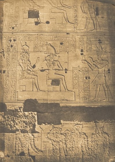 Baixo-relevo retirado do muro ocidental do Grande Templo de Ísis, Philae, Abril de 1850. de Maxime Du Camp