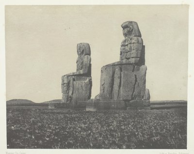Gournah, The Colossi, Thebes, 184951, impresso em 1852. de Maxime Du Camp