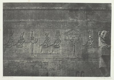 Grande Templo de Denderah Teutyres, Esculturas da Fachada Posterior, Alto Egito, 184951. de Maxime Du Camp