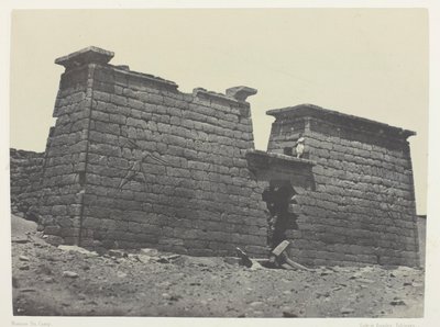 Hémi-Spéos De Séboua, Pylons; Núbia, chapa 98 do álbum "Egypte, Nubie, Palestine et Syrie" (1852) de Maxime Du Camp