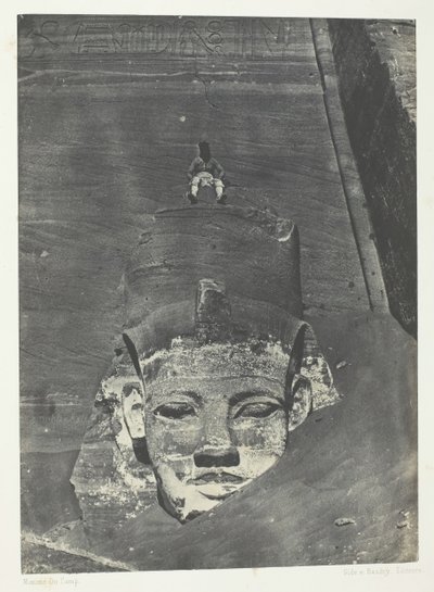 Ibsamboul, Western Colossus Of The Spéos De Phrè, Nubia, 184951, impresso em 1852. de Maxime Du Camp