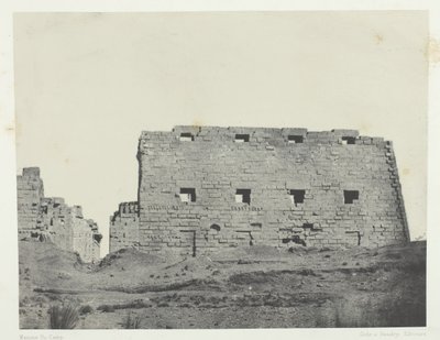 Karnak Palace, Great Pylons of the Southwest, Thebes, 184951, impresso em 1852. de Maxime Du Camp