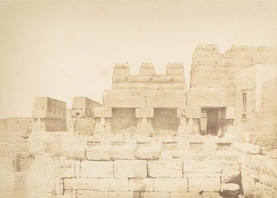 Pombais construídos na colunata sul do Palácio de Amenhetep III, Luxor, Tebas, 1849-50. de Maxime Du Camp