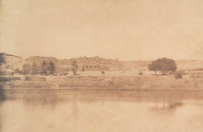 Vista tirada a leste de Philae - aldeia de Abu-Kuli, Aswan Road, 1849-50. de Maxime Du Camp