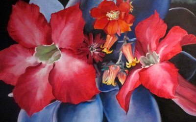 Flores vermelhas e azuis vibrantes de Maxine Shore