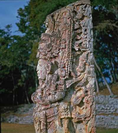 Stele H, Praça Ceremonial, 731 d.C. de Mayan