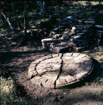 Marcador na quadra, Período Clássico Final (600-900 d.C.) (pedra) de Mayan Mayan