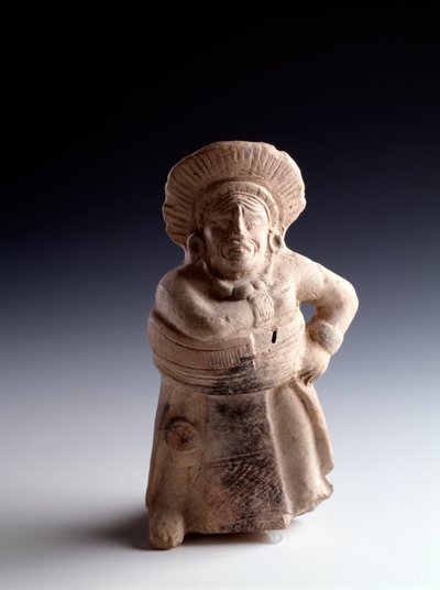 Arte pré-colombiana, civilização Maia, período clássico: estatueta de barro antropomórfico representando um jogador de bola, tem a função de instrumento musical. de San Agustín Acasaguastlan El Progeso, Guatemala. Dim. 19x8,5 cm Guatemala, Museo Nazionale  de Mayan Mayan