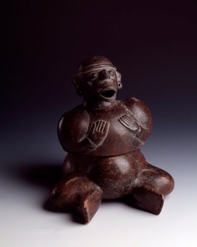 Arte pré-colombiana, civilização Maia, período inicial: vaso de barro antropomórfico retratando um homem sentado com as mãos no peito, usando uma máscara de macaco com a boca aberta. De Uaxactun, Guatemala. Sol. h. 22,5 x largura 19 cm Guatemala, Museo Naz de Mayan Mayan