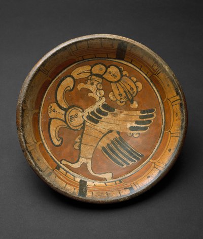 Placa de Tripé com Pássaro Sobrenatural, 550-800 DC (faiança com pintura policromada) de Mayan Mayan