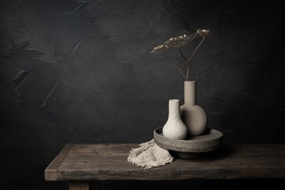 Natureza-morta moderna com vasos de Mayra Pama
