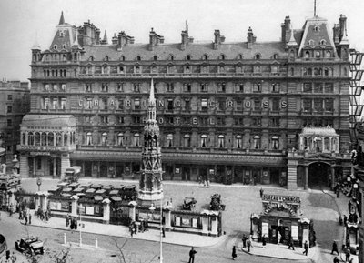 Estação de trem Charing Cross, Londres, 1926-1927. de McLeish