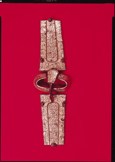 Fivela de cinto, do cemitério de Escolives-Sainte-Camille, Yonne (prata) de Merovingian