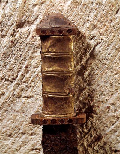 Merovingian Art: Handle of Spee, século VI. Gaule, Museu Nacional de Arqueologia de Saint Germain en Laye de Merovingian Merovingian
