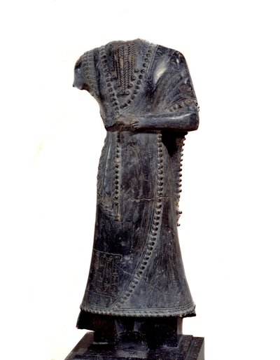 Mesopotâmia: estatueta acéfala em esteatita de Idi-Ilum, governador de Mari, dediée à deusa Ishtar. 1800 AC aprox. Sol 0,41 m Paris, Musee du Louvre de Mesopotamian