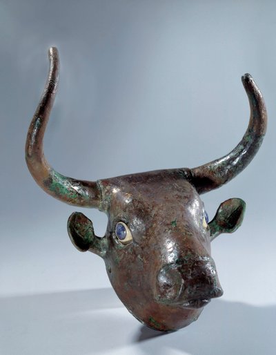 Mesopotâmia: Cabeça de touro de cobre (peça de mobiliário ou harpa). Período Sumério. 2500 a.C. da Tello. Sol 0,19 m Paris, Musee du Louvre de Mesopotamian