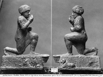 O adorador de Larsa, vista do perfil, também conhecido como Rei Hamurábi rezando diante de uma árvore sagrada, c.1750 aC (bronze e ouro) (ver também 286952) de Mesopotamian