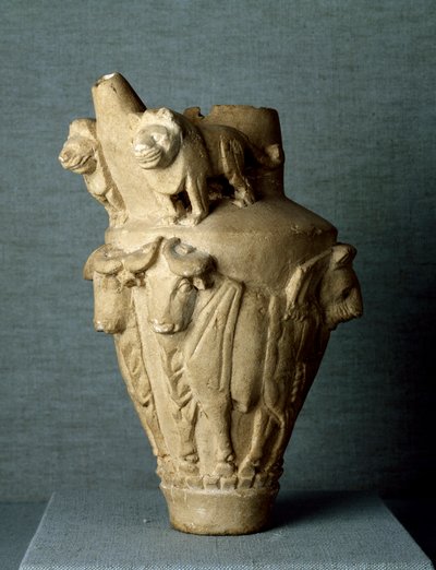 Arte mesopotâmica: vaso de pedra calcária ritual com touros e leões. Sol. h. 30.2 cm Do local de Uruk (ou Uruk), Iraque. Bagdá, Museu Arqueológico de Mesopotamian Mesopotamian