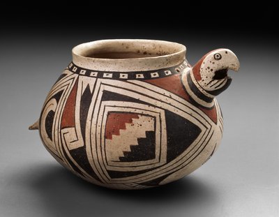 Tigela de arara de Mogollon, Período de Tardio, 1300-50 (louça de barro com pintura de deslizamento policromada) de Mexican School