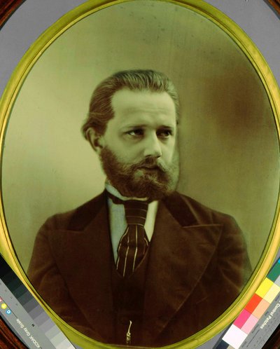 Retrato do compositor Piotr Tchaikovsky (Pyotr Petr Ilitch Tchaikovski) (Tchaikowsky) (1840-1893). Fototipia de Michail Michailoich Panov (1836-1894). Estado P.I. Museu Memorial Tchaikovsky, Klin de Michail Michailovich Panov