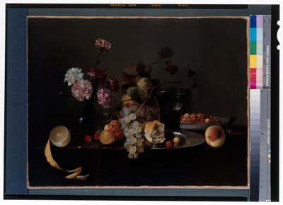 Natureza-morta com flores, frutos e um copo de rum sobre uma laje de pedra de Michiel Simons