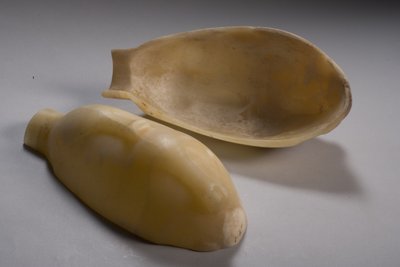 Recipiente de duas partes em forma de pato (alabastro) (ver também 249012-13 e 249015) de Middle Kingdom Egyptian
