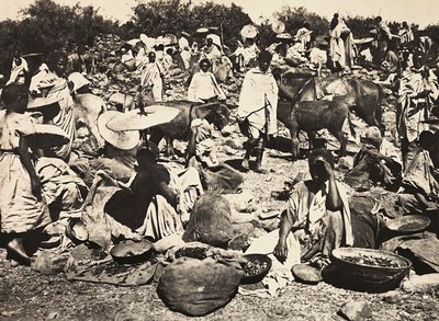 Construir um império na era fascista: Mercado Abissínio, 09/05/1936 (foto a p/b) de Modestino Baldinetti