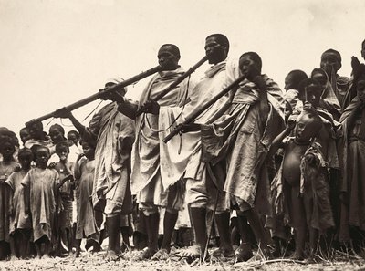 Construir um império na era fascista: Músicos abissinianos, 09/05/1936 (foto a p/b) de Modestino Baldinetti