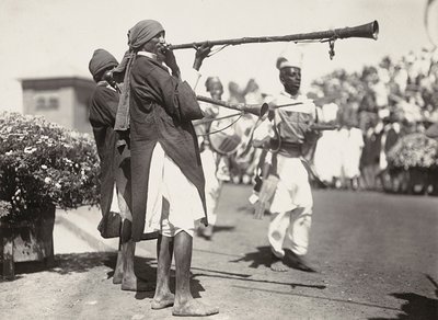 Construir um império na era fascista: Músicos abissinianos, 09/05/1936 (foto a p/b) de Modestino Baldinetti