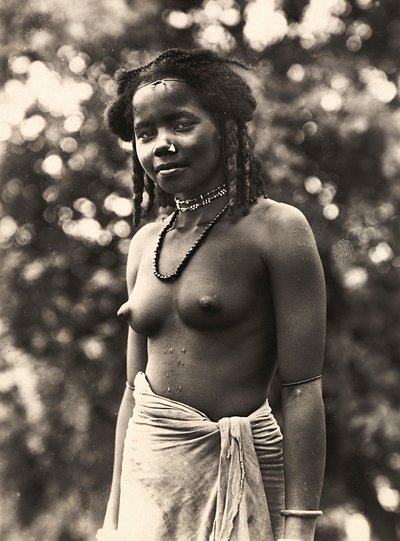 Construindo um Império na era fascista: Cunama girl, 09051936 de Modestino Baldinetti