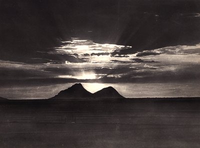 Construir um império na era fascista: Monte Abu Gamel, 09/05/1936 (foto a p/b) de Modestino Baldinetti